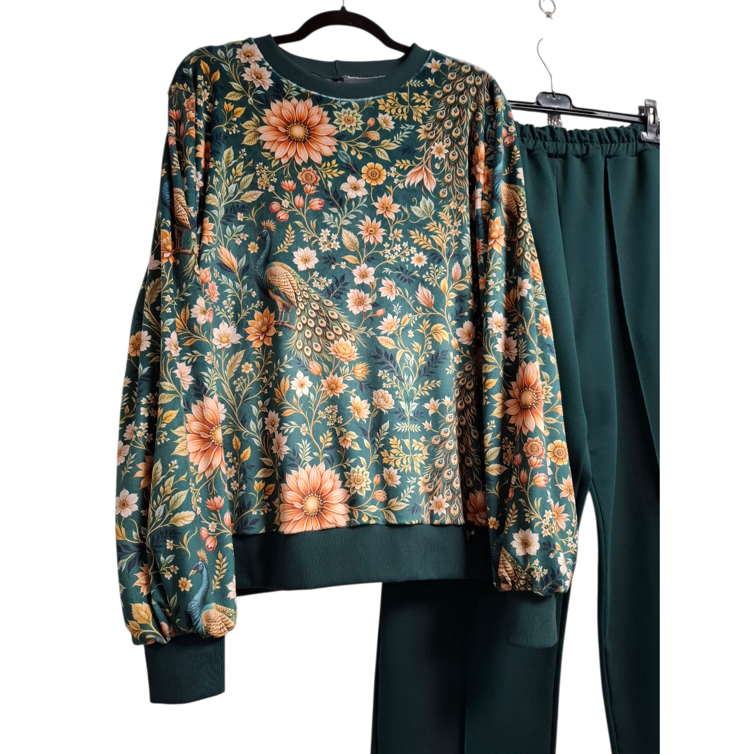 Laisvalaikio kostiumas "Žalių povų raštai" - Image 2