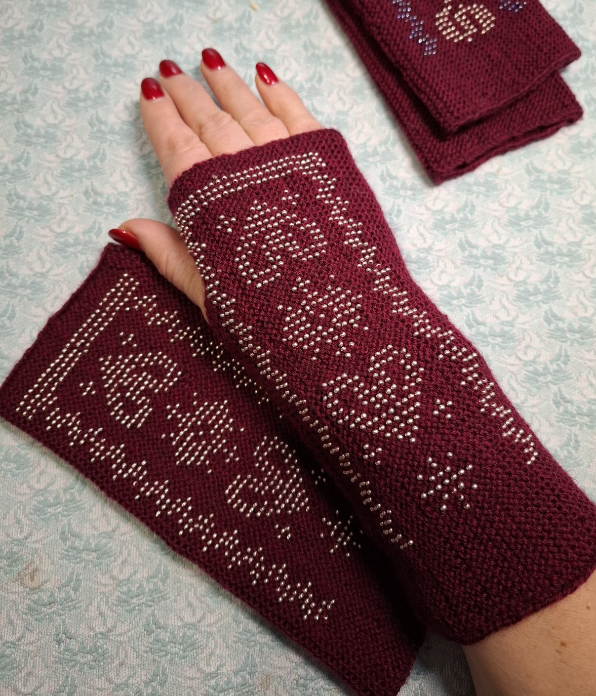 Riešinės su skylute nykščiui - Image 4