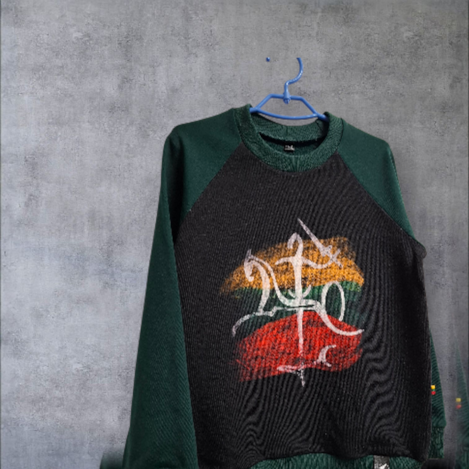 Tamsiai žalias džemperis Stilizuotas Vytis